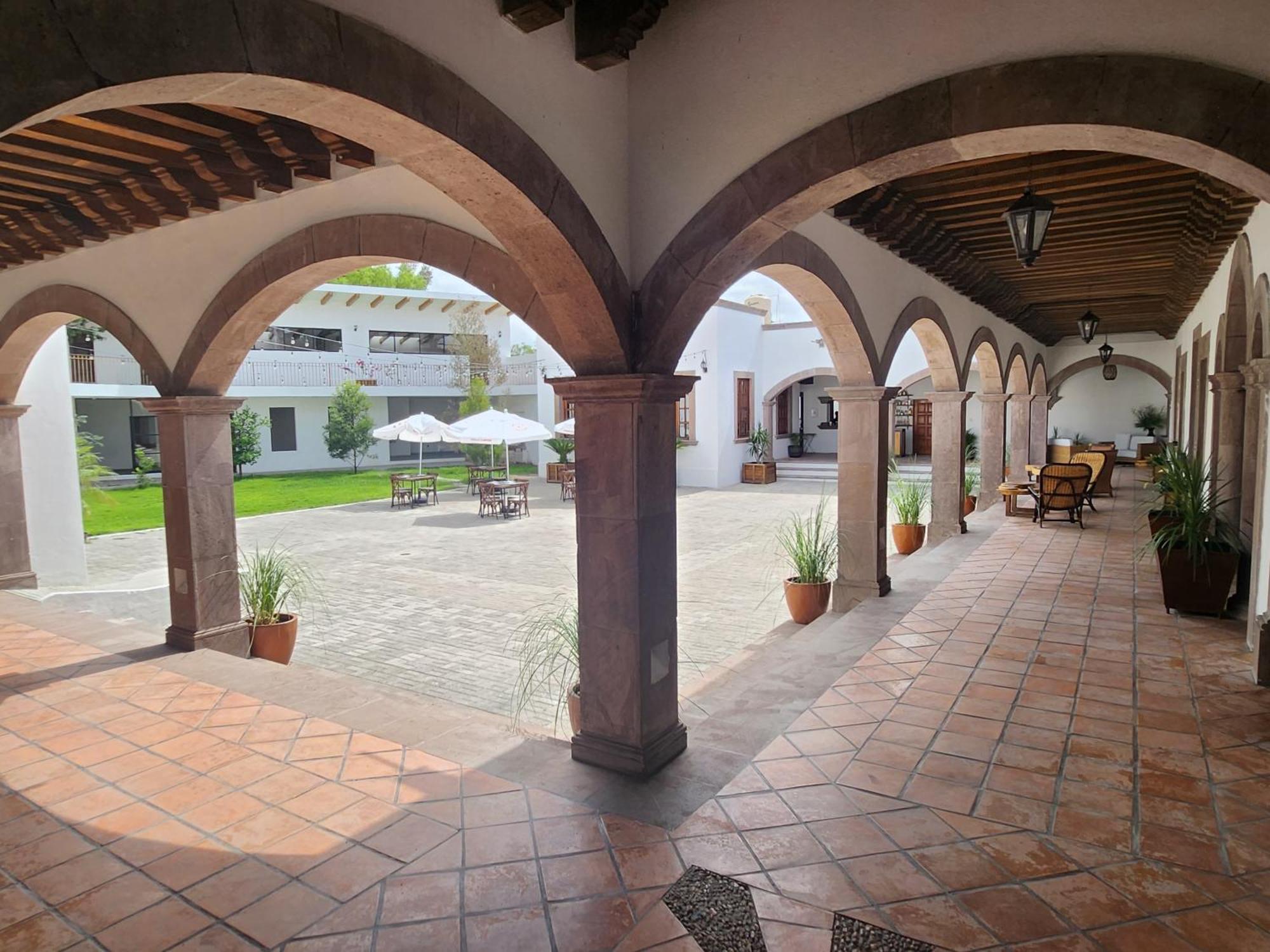 Tres Fuentes Dickinson Hotel Boutique Альенде Экстерьер фото