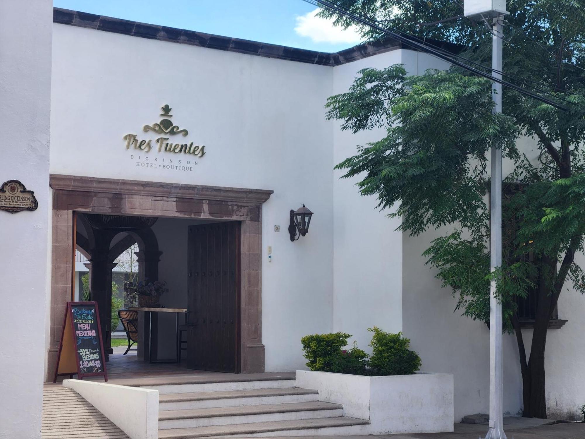 Tres Fuentes Dickinson Hotel Boutique Альенде Экстерьер фото